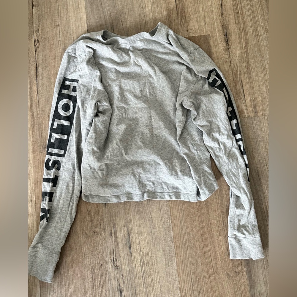 Hollister top